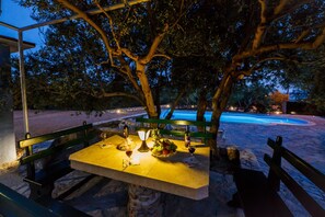 Villa | Outdoor dining - Luxury Private Villa Complex With Pool and Jacuzzi (Kastela)