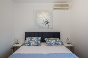 3 bedrooms, iron/ironing board, free WiFi, bed sheets - Luxury Private Villa Complex With Pool and Jacuzzi (Kastela)
