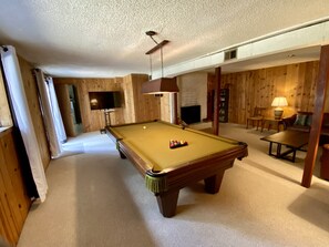 Casa, 3 habitaciones | Sala de juegos