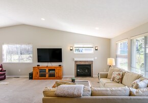 House, 4 Bedrooms | Living room