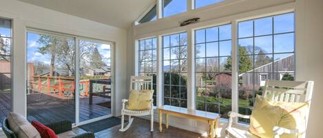 House, 4 Bedrooms | Living room