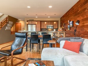 Townhome, 3 Bedrooms | Living room