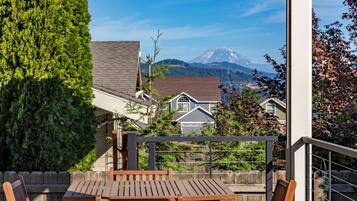 House, 3 Bedrooms | Property grounds