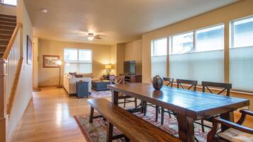 House, 3 Bedrooms | Living room