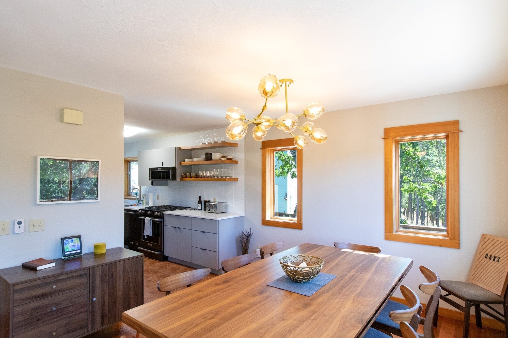 House, 4 Bedrooms | Dining