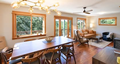 The Oaks Home features Private Disc Golf Course by RedAwning