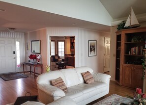 Smart TV, fireplace, DVD player, books