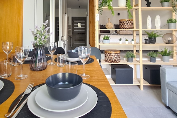 Luksus-lejlighed | Privat køkken | Køleskab/fryser i fuld størrelse, mikrobølgeovn, kaffe-/temaskine