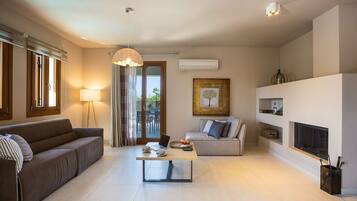 Smart TV, fireplace, video games, table tennis
