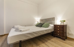 1 bedroom, free WiFi, bed sheets
