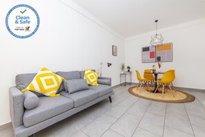 Living area - B51 - Vasco da Gama Entrance Apartment (Lagos)