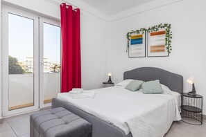 Room - B53 - Vasco da Gama Top Floor Apartment (Lagos)