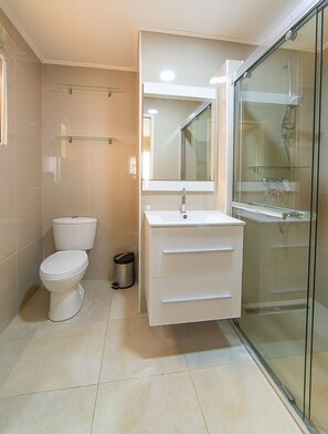 Shower, towels