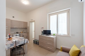 Appartement Familial, 2 chambres, balcon (La Suite 2 Ondina Viareggio 200m from) | Intérieur