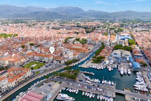 Perhehuoneisto, useita makuuhuoneita (La Suite 2 Ondina Viareggio 200m from) | Huvivenesatama