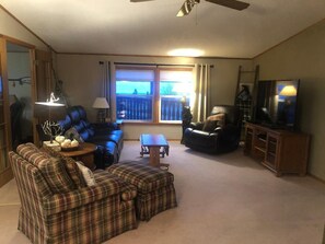 Smart TV, fireplace, DVD player