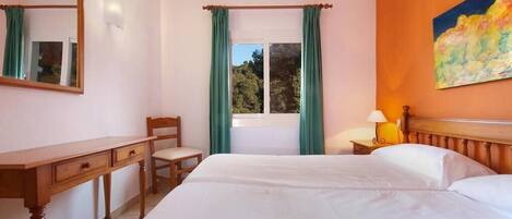 2 chambres, fer et planche Ă repasser, accĂšs au Wi-Fi (inclus)