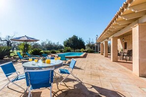 Outdoor dining - Villa Capo, Charming villa located in a peaceful rural area (Sa Pobla)