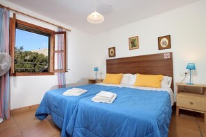 3 dormitorios, tabla de planchar con plancha, wifi