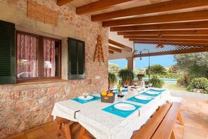 Outdoor dining - Villa Assumpcio, Nice villa near Pollença (Pollença)