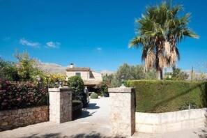 Property grounds - Villa Assumpcio, Nice villa near Pollença (Pollença)