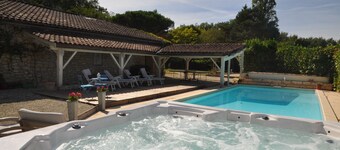 Gîte à la campagne avec Piscine et Jacuzzi