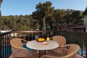 Outdoor dining - Pinos Altos 08 (T1) - Castaño, Cala Sant Vicenç (Cala Sant Vicenç)