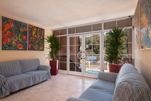 TV - Pinos Altos 09 (T1) - Olivo, Cala Sant Vicenç, Apartment in Cala Sant Vicenç (Cala Sant Vicenç)