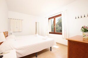 3 bedrooms, iron/ironing board, WiFi