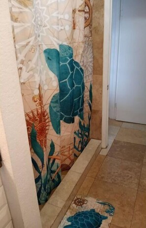 Interior - Turtles Nest  Mins to the Beach Family Condo (Destin)