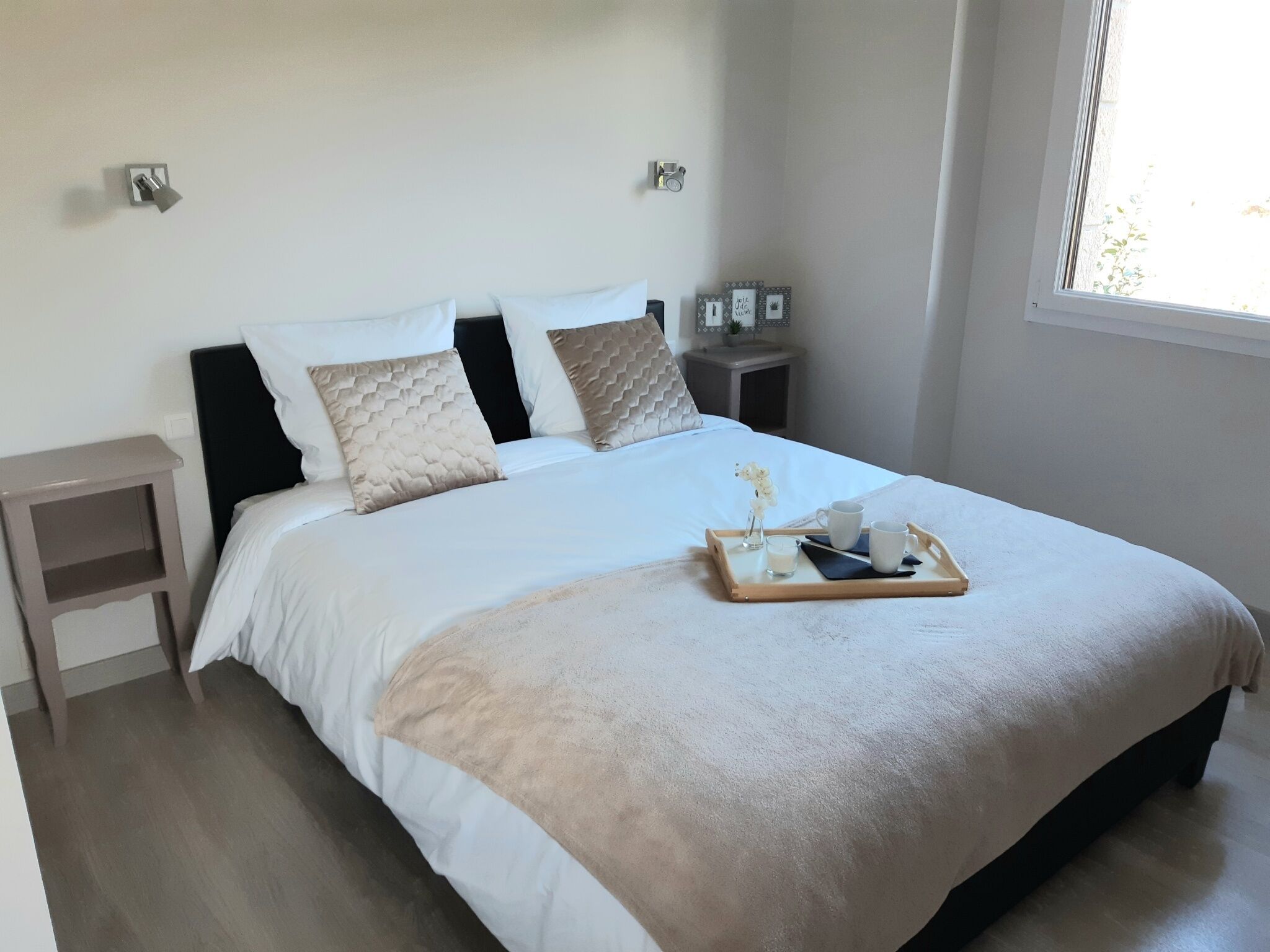 6 bedrooms, WiFi, bed sheets