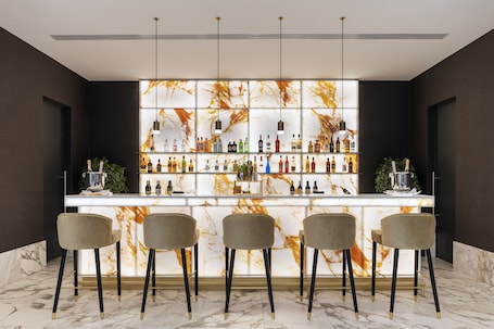 Bar (on property). Aurea Ana Palace by Eurostars Hotel Company