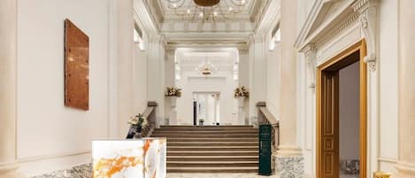 Lobby-Lounge