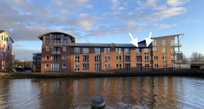 Simmerdeis am Hafen mit exklusivem Meerblick
