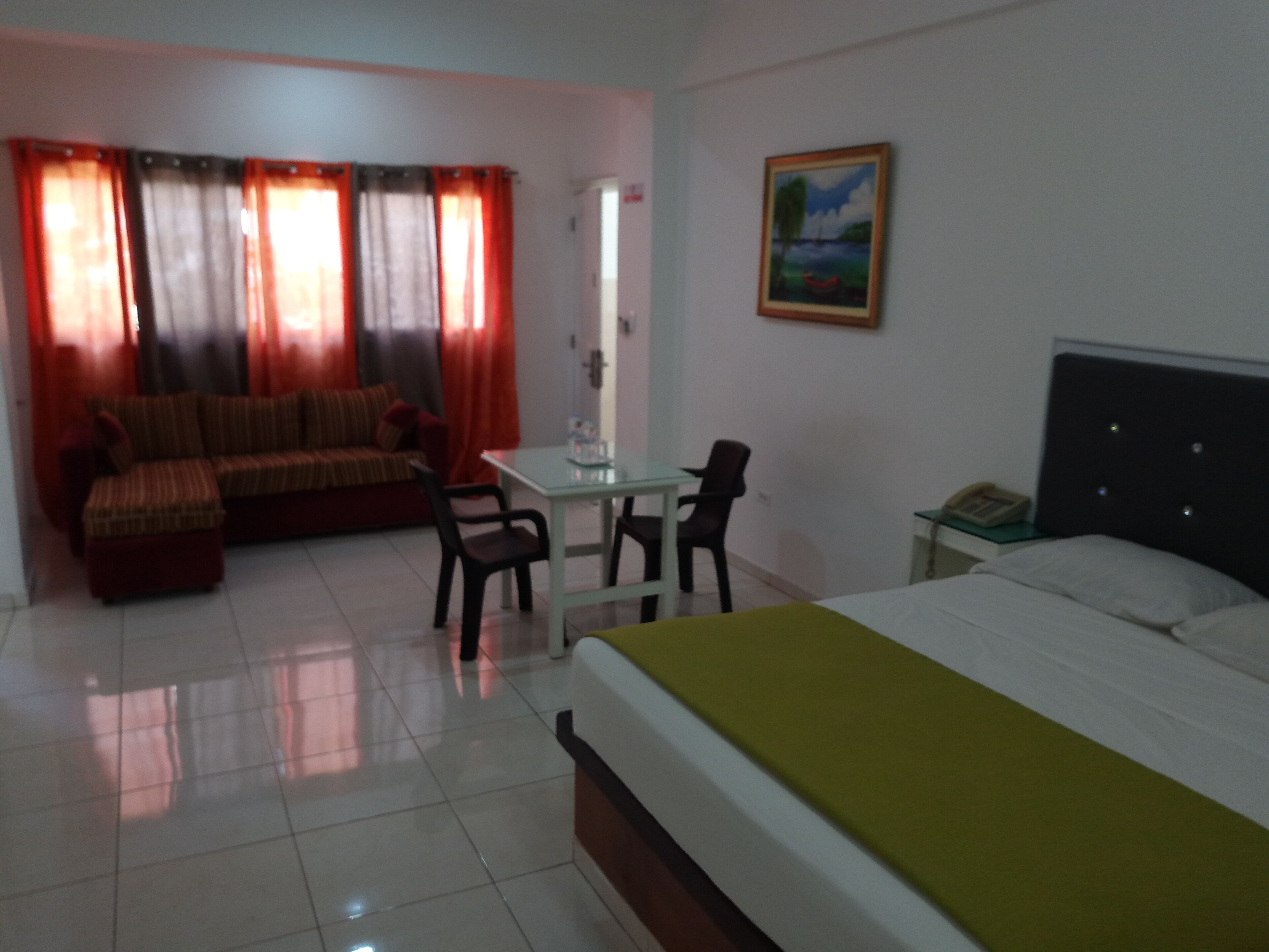 1 bedroom, in-room safe, iron/ironing board, travel cot