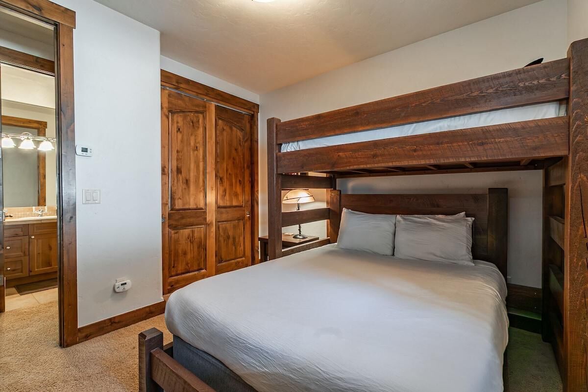 4 habitaciones, internet y ropa de cama 