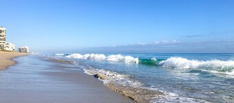 Nettles Island Living ~ Escape to 'Sea Breeze Beach House"