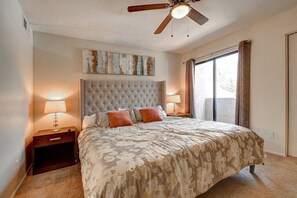 2 bedrooms, desk, iron/ironing board, WiFi - Mo's Mellow Manor (Tempe)
