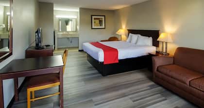 Cypress Inn & Suites Washington by OYO