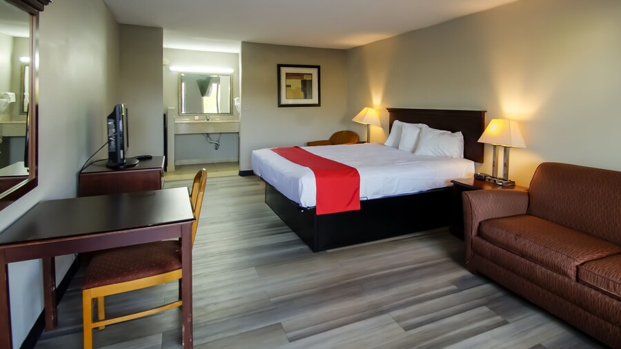 Cypress Inn & Suites Washington by OYO