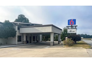 Exterior - Motel 6 Chocowinity, NC- Washington (Chocowinity)