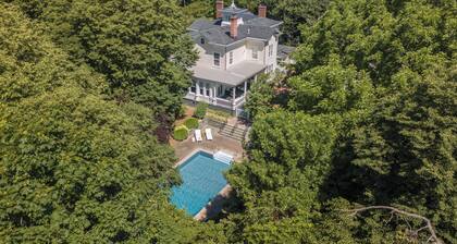 Breakwater Estate… perfect for Large Group Getaways!
