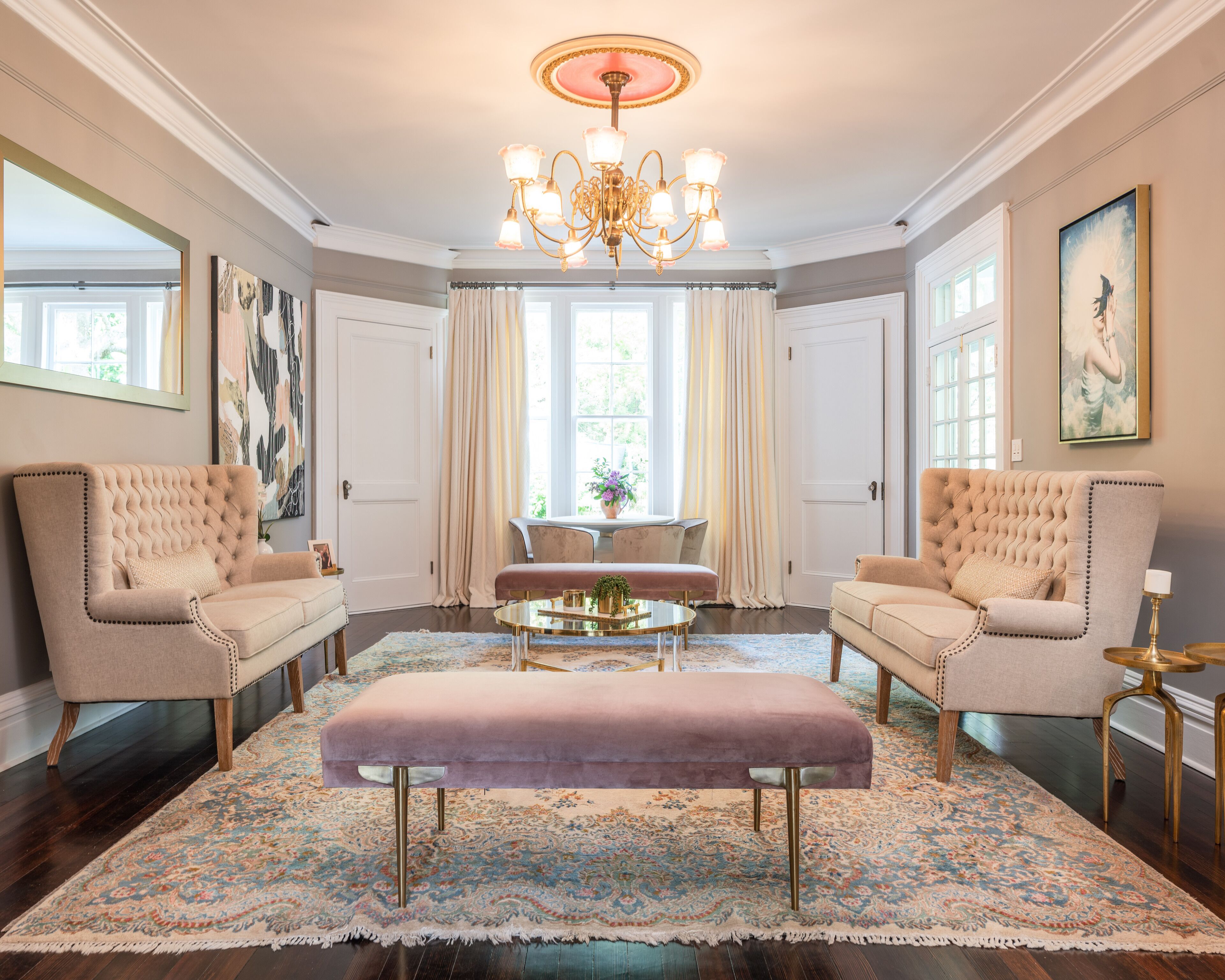 Televisión, chimenea y reproductor de DVD 