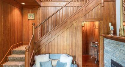 Breakwater Estate… perfect for Large Group Getaways!