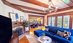 Smart TV, fireplace, offices