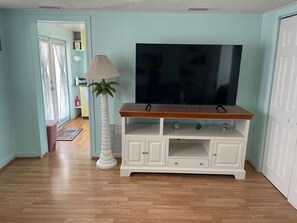 Interior - Old Floridian cottage in Historic Gulf Village (Englewood)