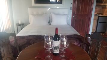 1 chambre, fer et planche à repasser, Wi-Fi gratuit, draps fournis