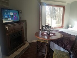 1 bedroom, iron/ironing board, free WiFi, bed sheets - Private Guest Studio (Hamlin)