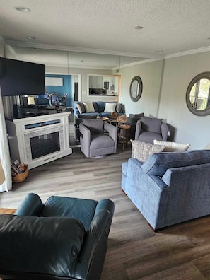 Una Smart TV, un reproductor de DVD