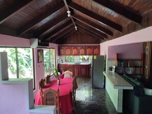 تناول الطعام